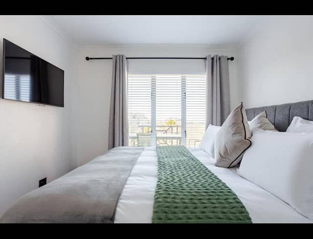 1 BEDROOM APARTMENT TO LET IN WEST BEACH